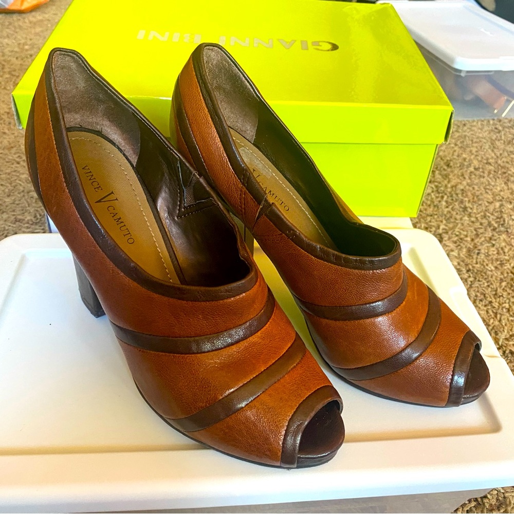 Vince Camuto open toe leather block bootie 3-4”